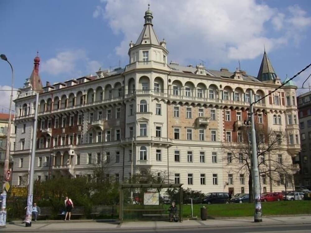 undefined RiverView Palace Apartments 3