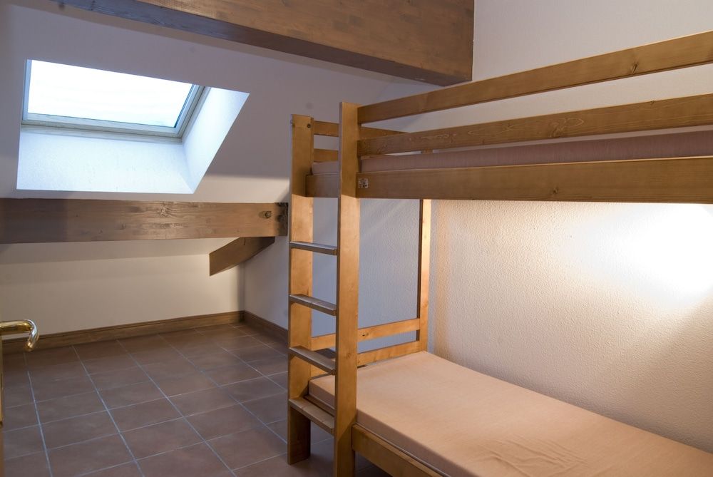 3 room 10 People