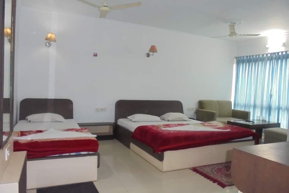 Hotel Greenland Inn Super Deluxe AC Room 2