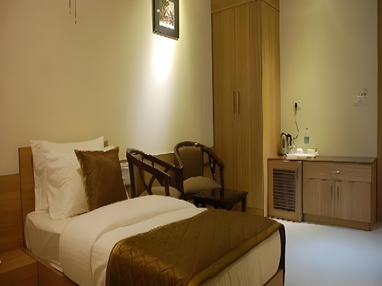 City Square Standard Room 5