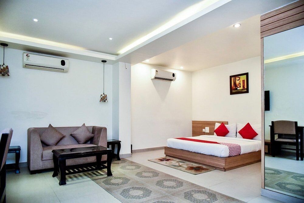 undefined City Square 6