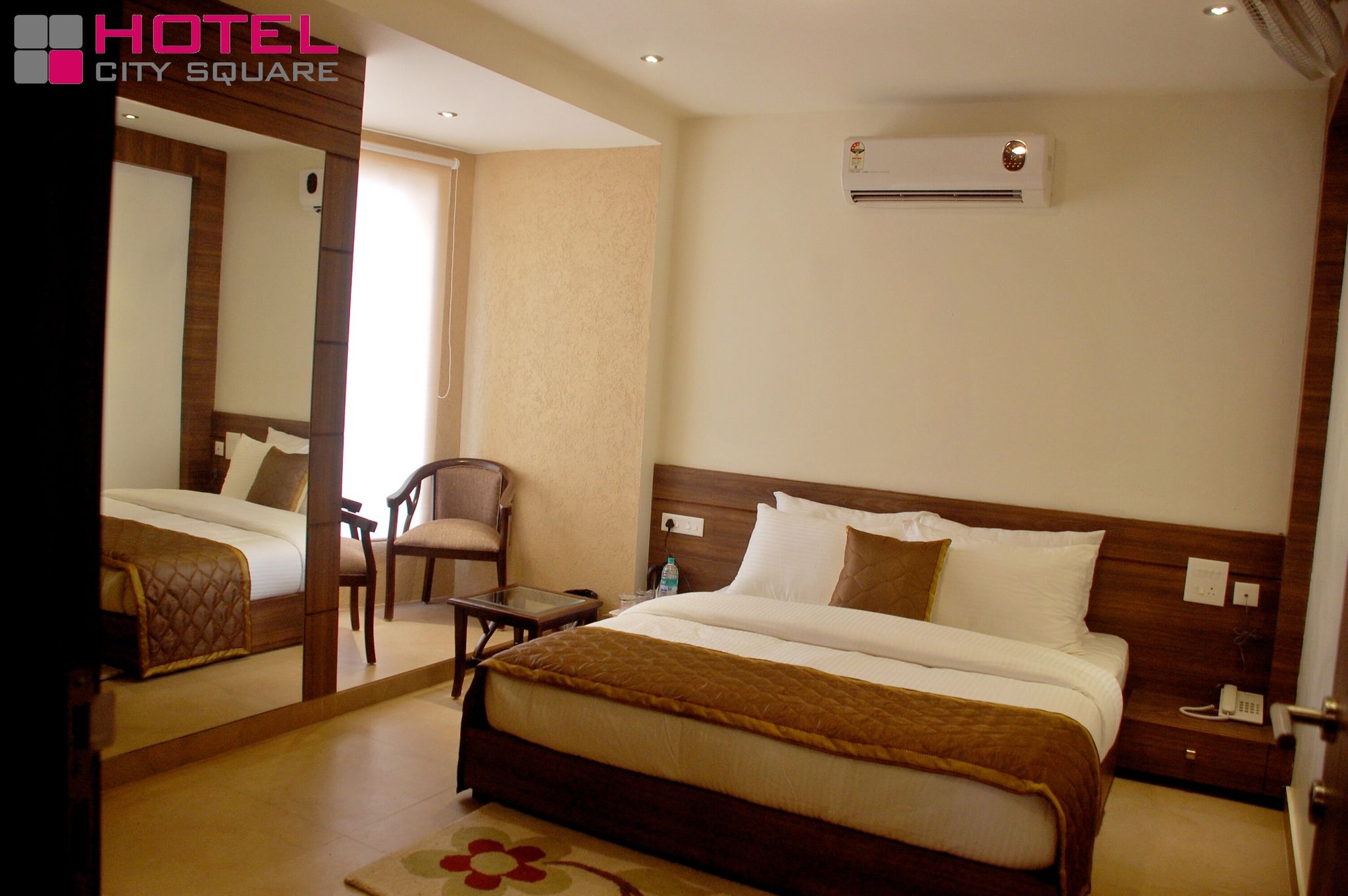 undefined City Square 7