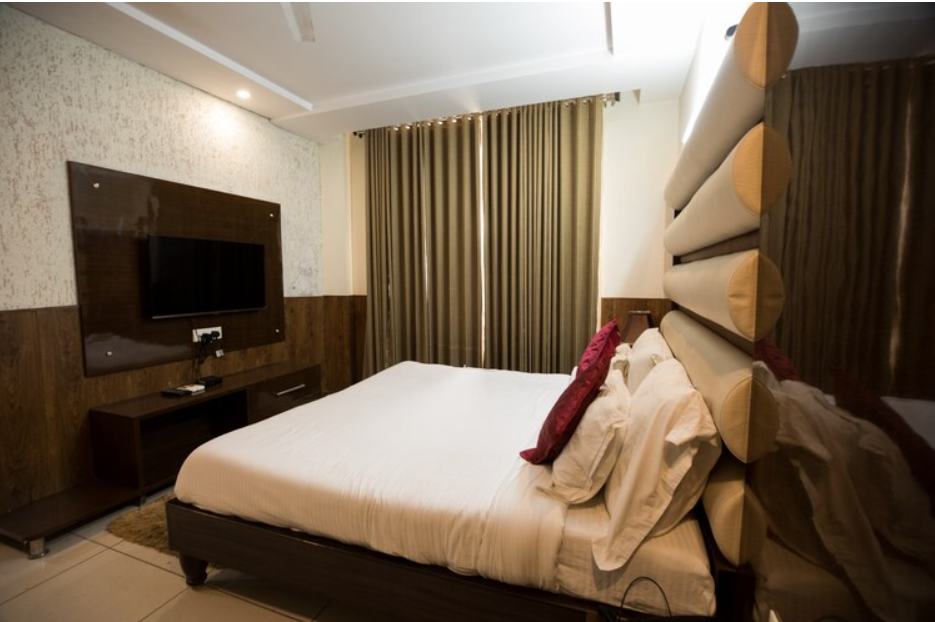 Hotel Razia Inn Deluxe Room with Free Wi-fi 2
