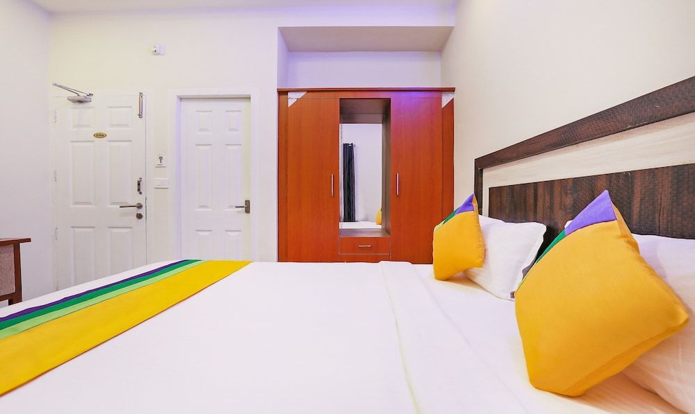 Itsy Hotels Kottaram Residency Standard Double Room 4