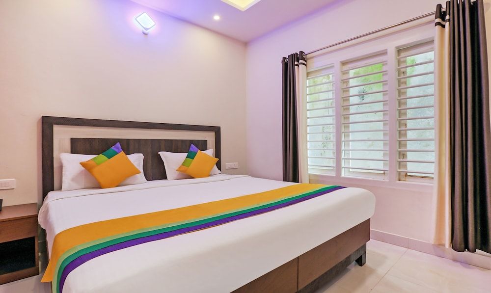 Itsy Hotels Kottaram Residency Standard Double Room 3