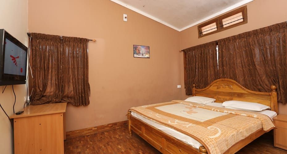 Deluxe Double Bedroom