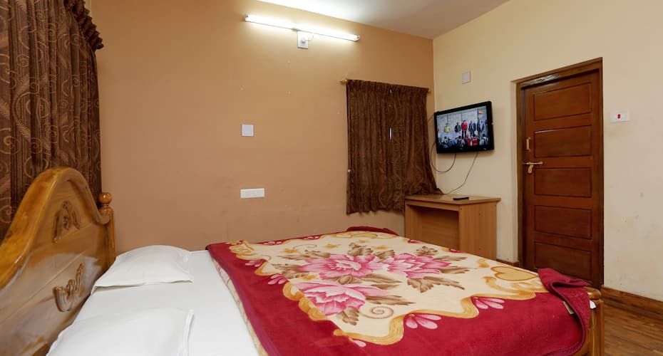 Deluxe Double Bedroom