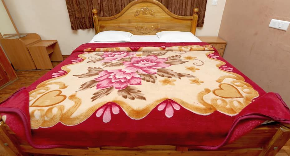 Deluxe Double Bedroom