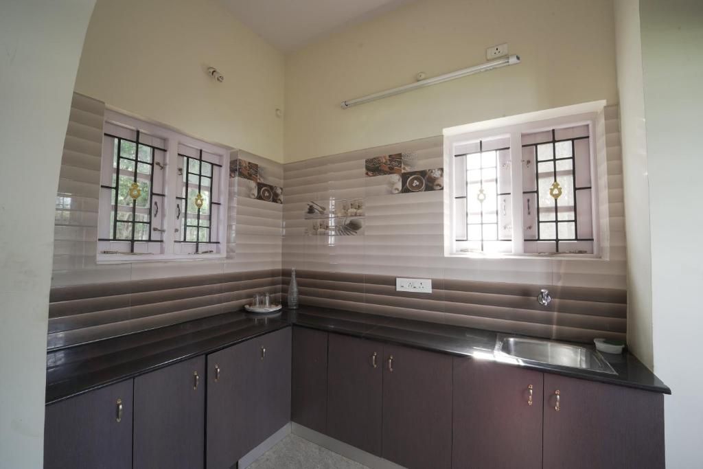 Ganga's Sri Balaji Cottage One Bed room With Balcony 5