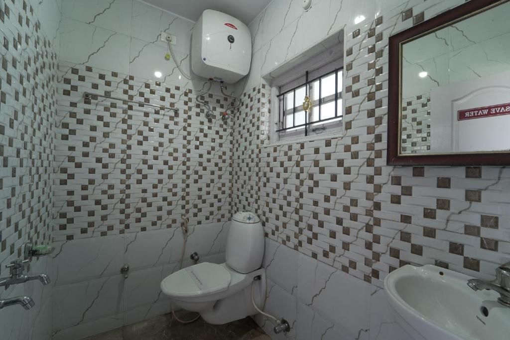 Ganga's Sri Balaji Cottage One Bed room With Balcony 6