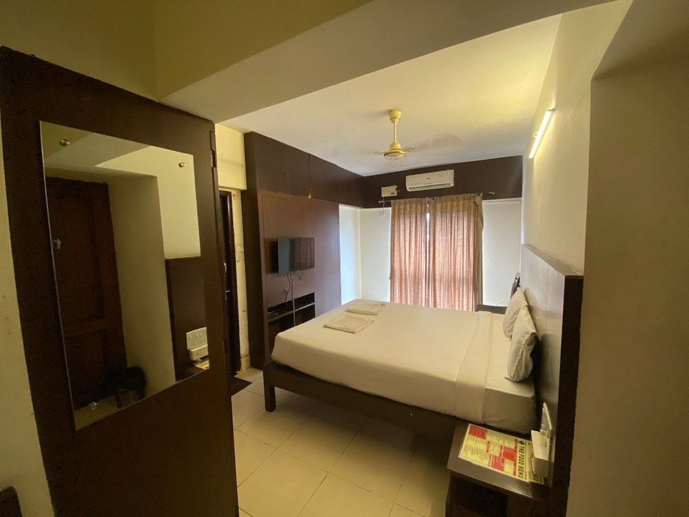 PRATHAM INN BY DOWNTOWN HOTELS Superior Triple Room 2
