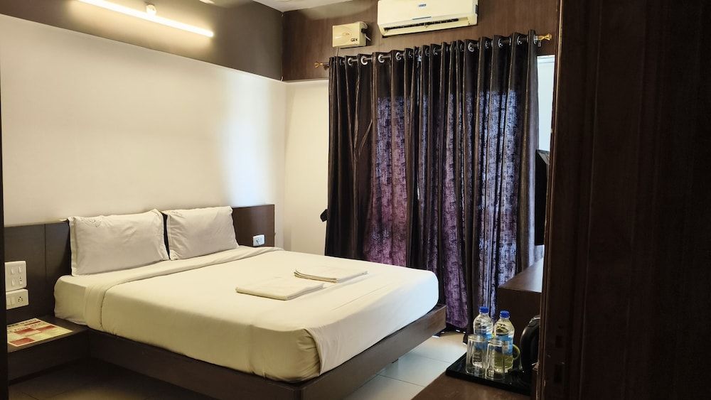 PRATHAM INN BY DOWNTOWN HOTELS Superior Triple Room