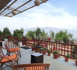 BROWN VILLA with A BIG PRIVATE SIT-OUT & GARDEN