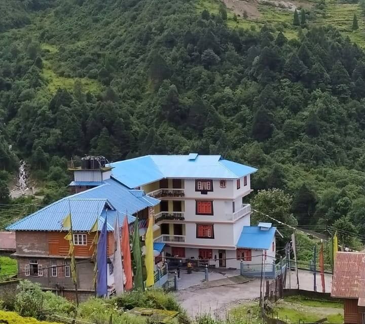 undefined Rufina Royal Lachung 2
