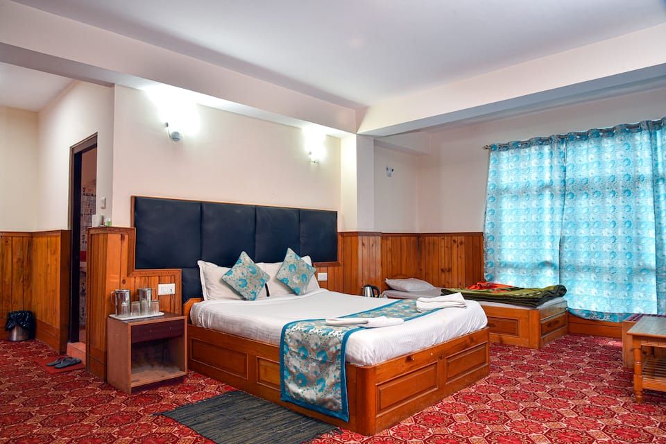 Rufina Royal Lachung Premium Room 3