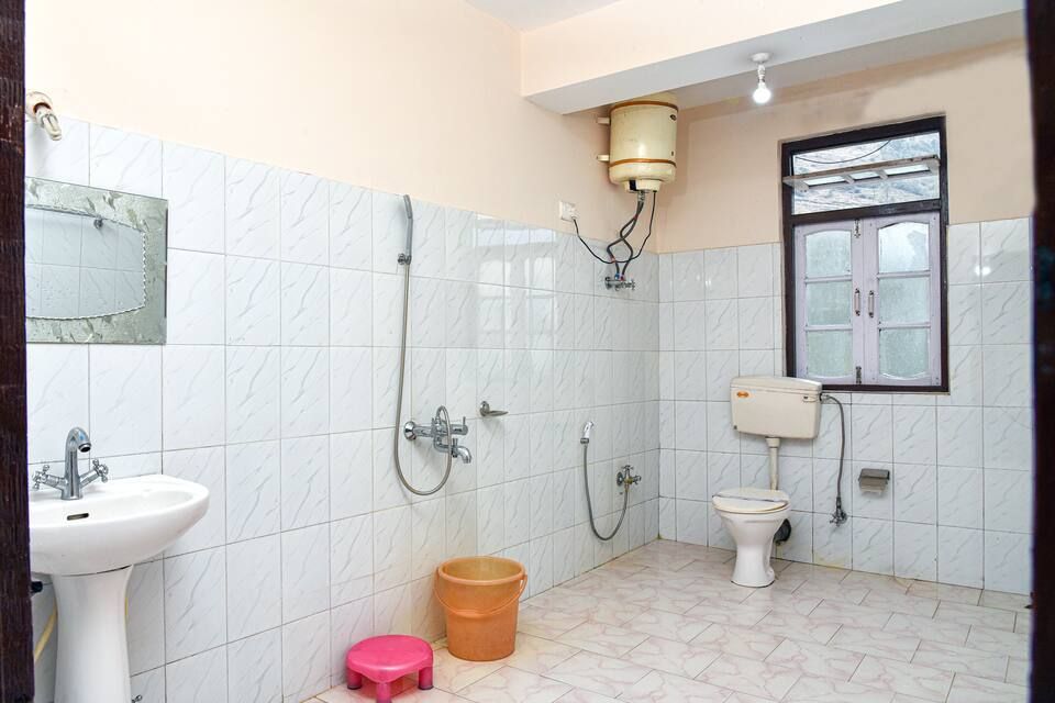 Rufina Royal Lachung Premium Room 9