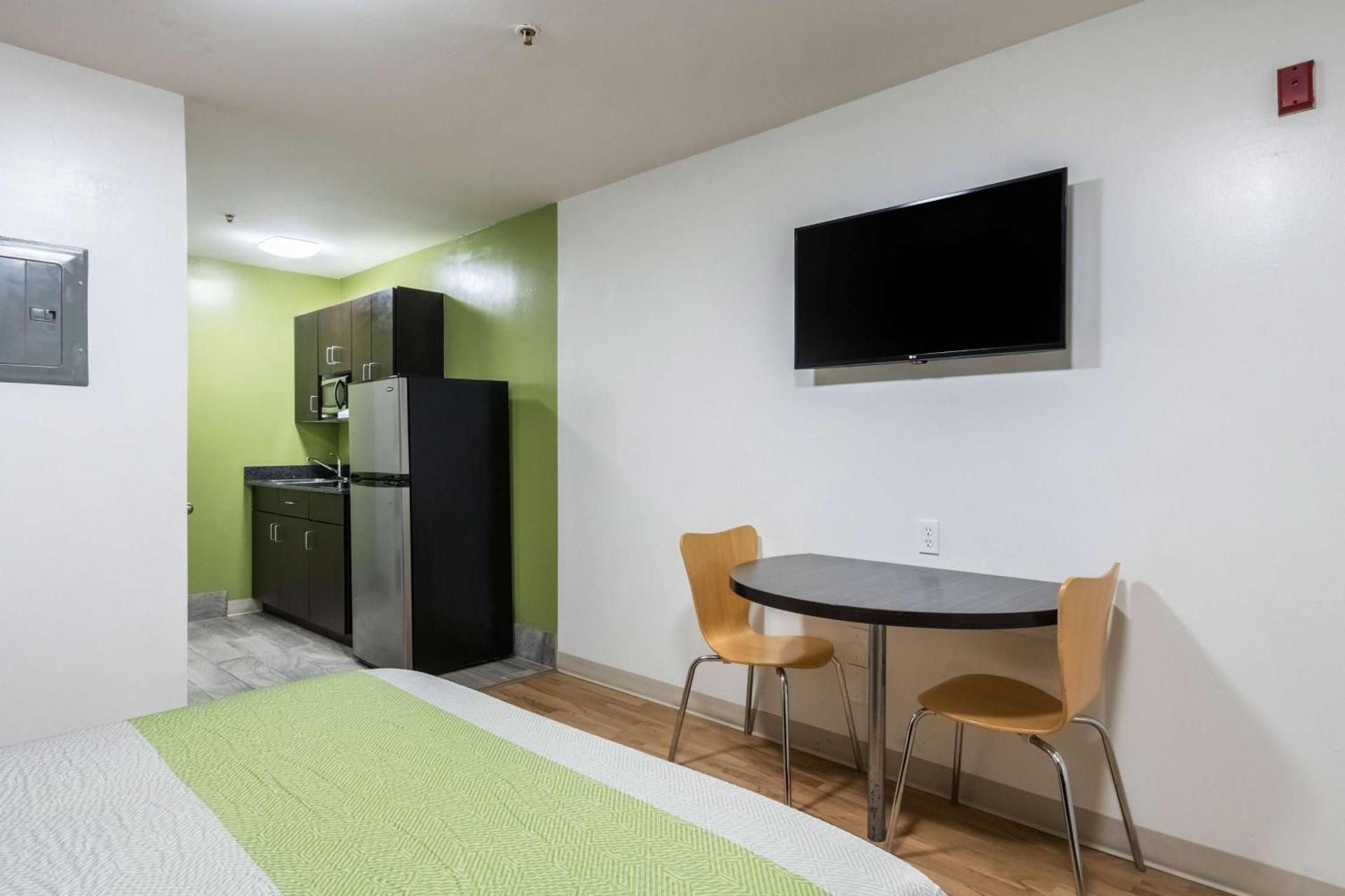 King Room - Disability Access - Non-Smoking