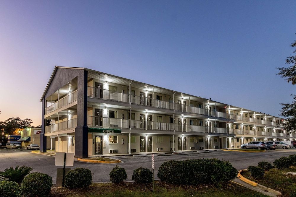 undefined Studio 6 Savannah, GA 3