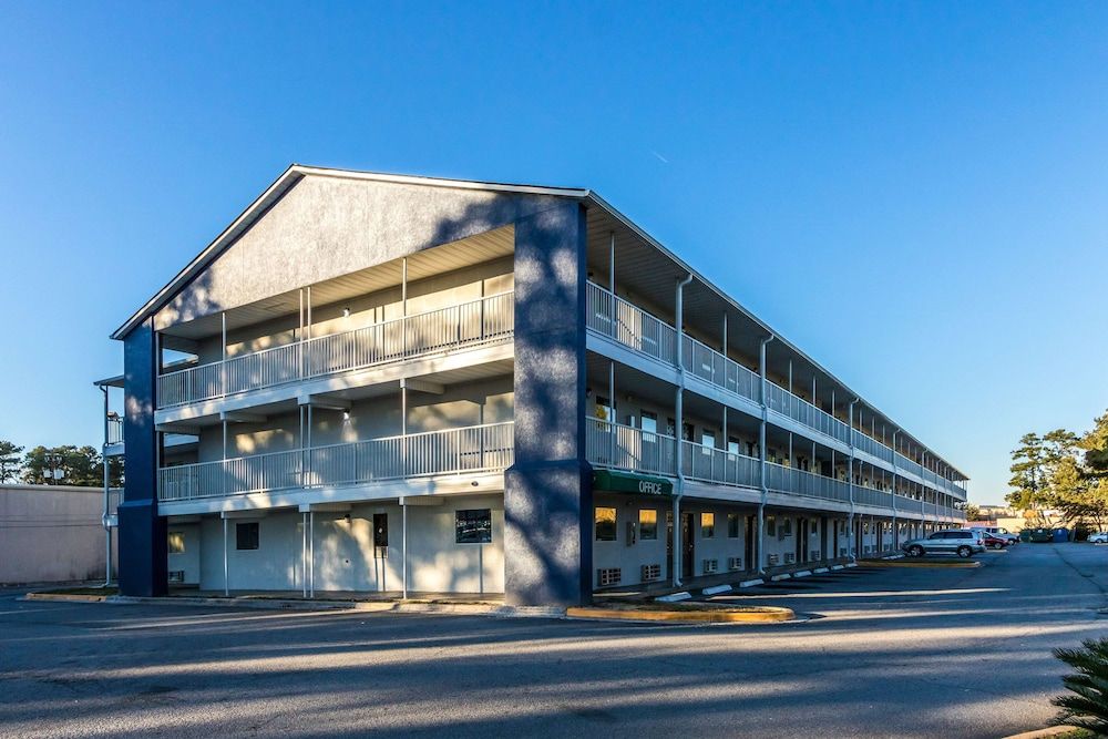 undefined Studio 6 Savannah, GA 4