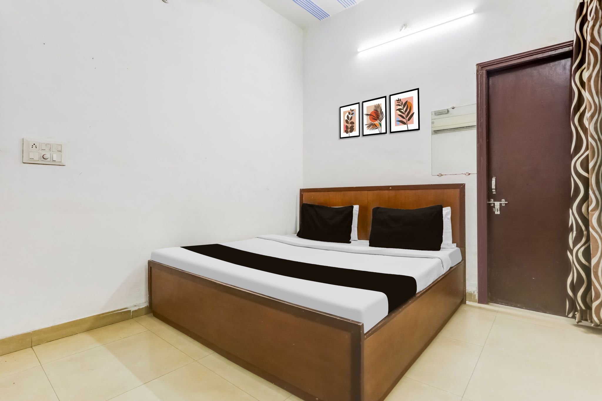 undefined Hotel O STAY WELL 5