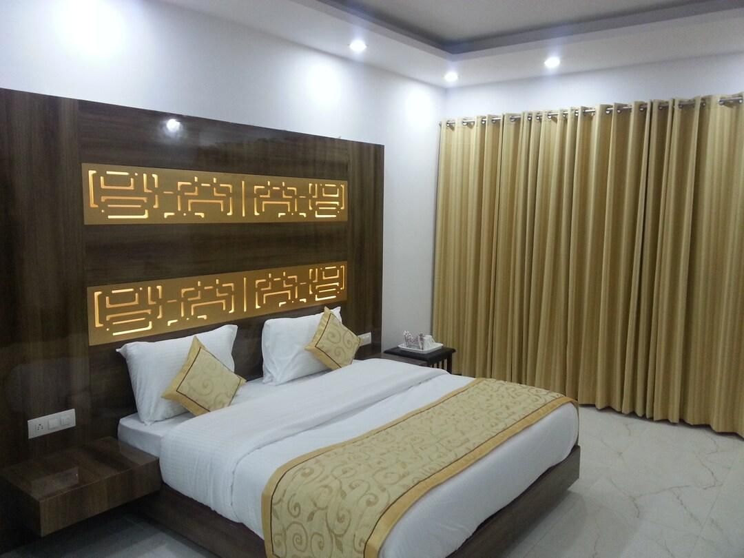 undefined Hotel Sobti Plaza 5