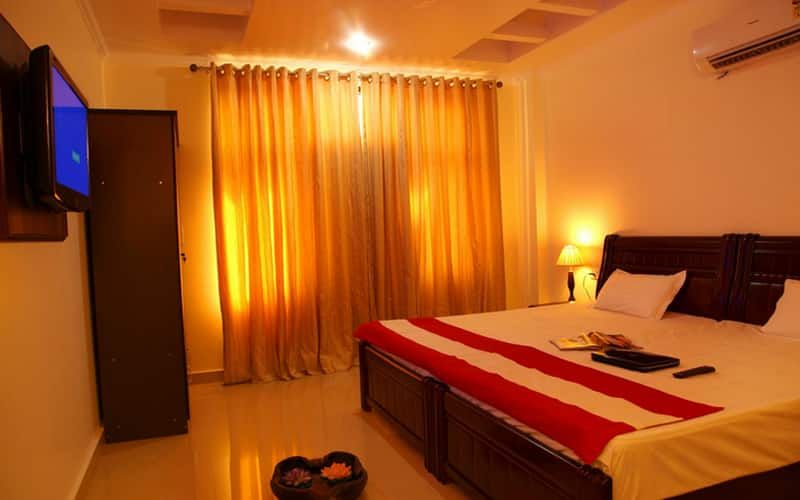 Central Point International DELUXE ROOM 2