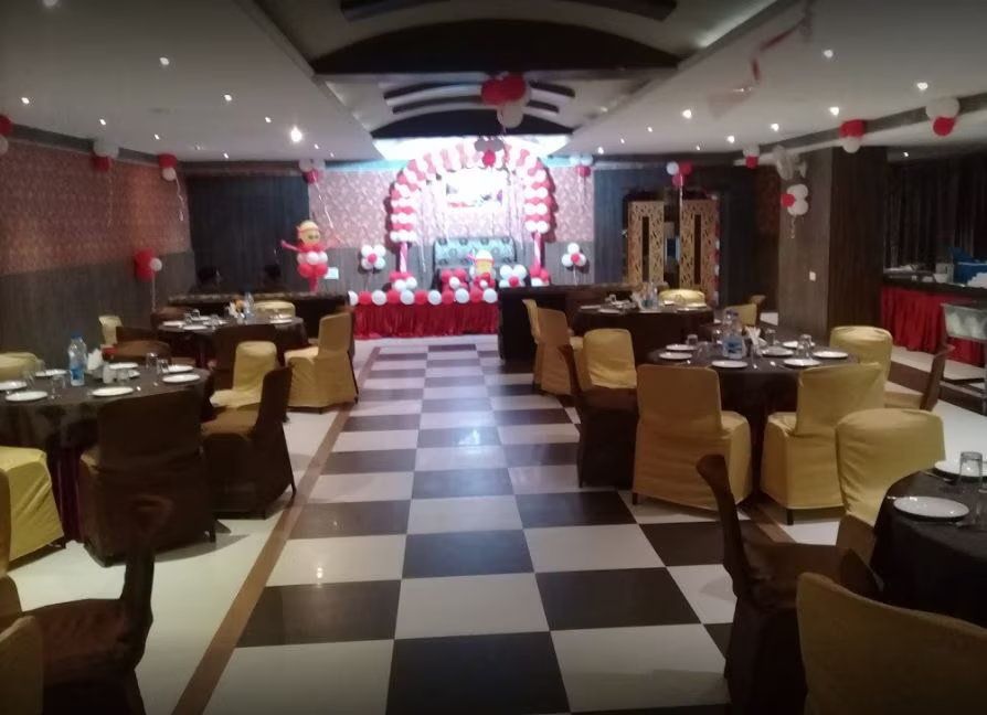 undefined Central Point International 8