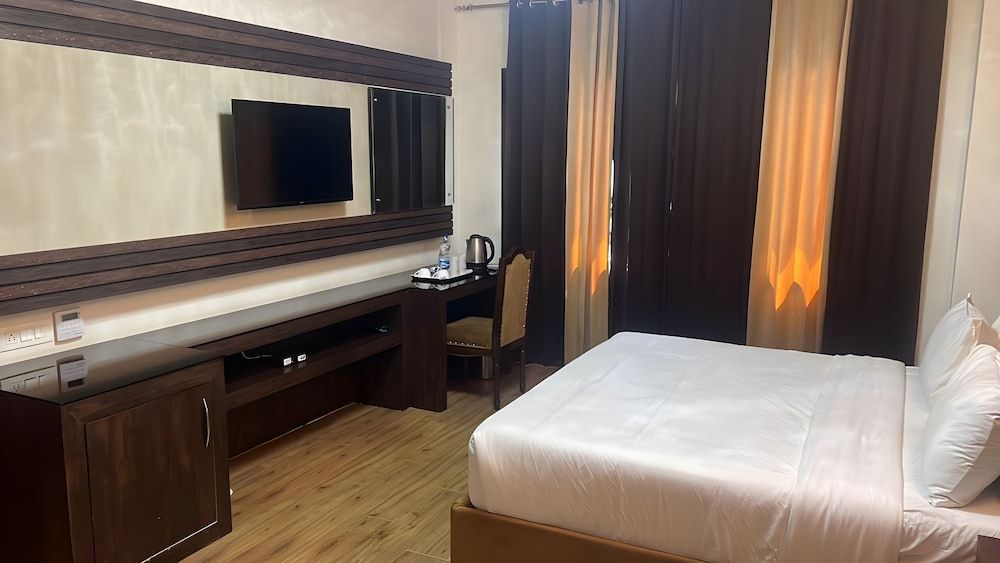 KARNAL HAVELI Deluxe Single Room