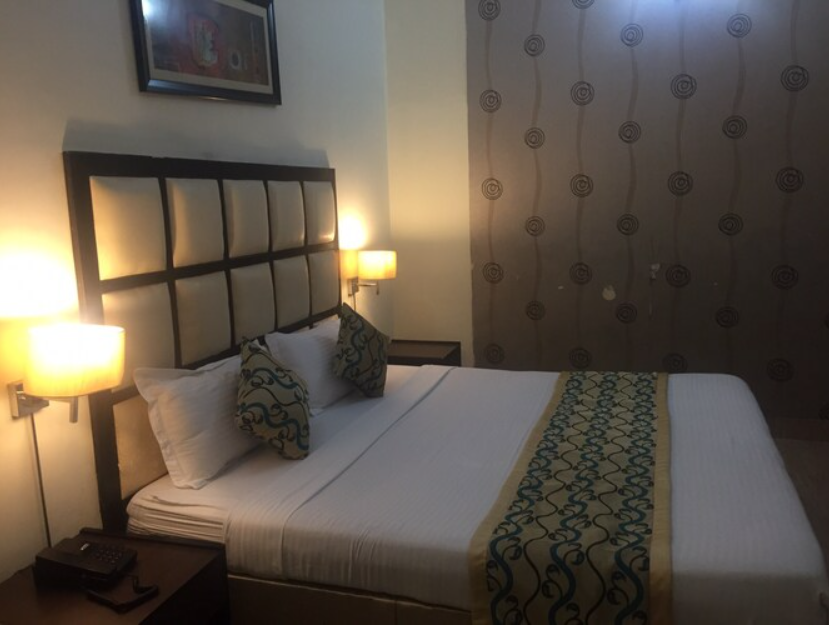 HOTEL DREAMZ RESIDENCY Executive Room 2