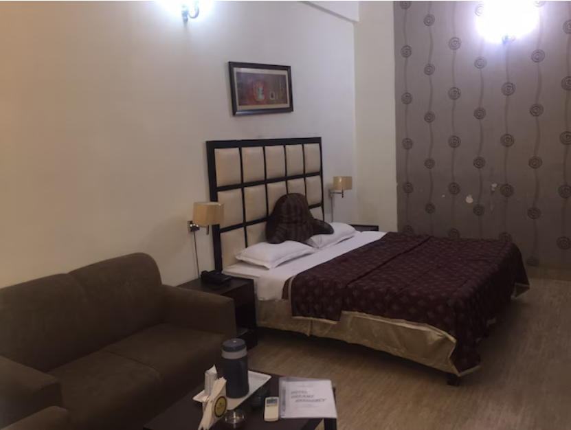 HOTEL DREAMZ RESIDENCY Executive Room 5