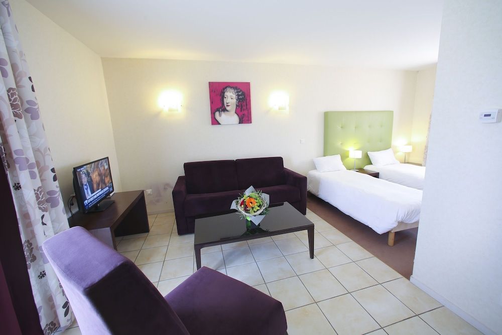 Standard Studio, 2 Twin Beds