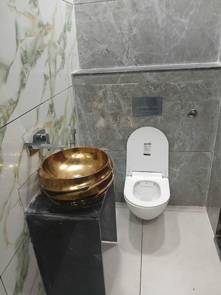 HOTEL PRAKASH BLOCK-1 Triple Room, Smoking 13