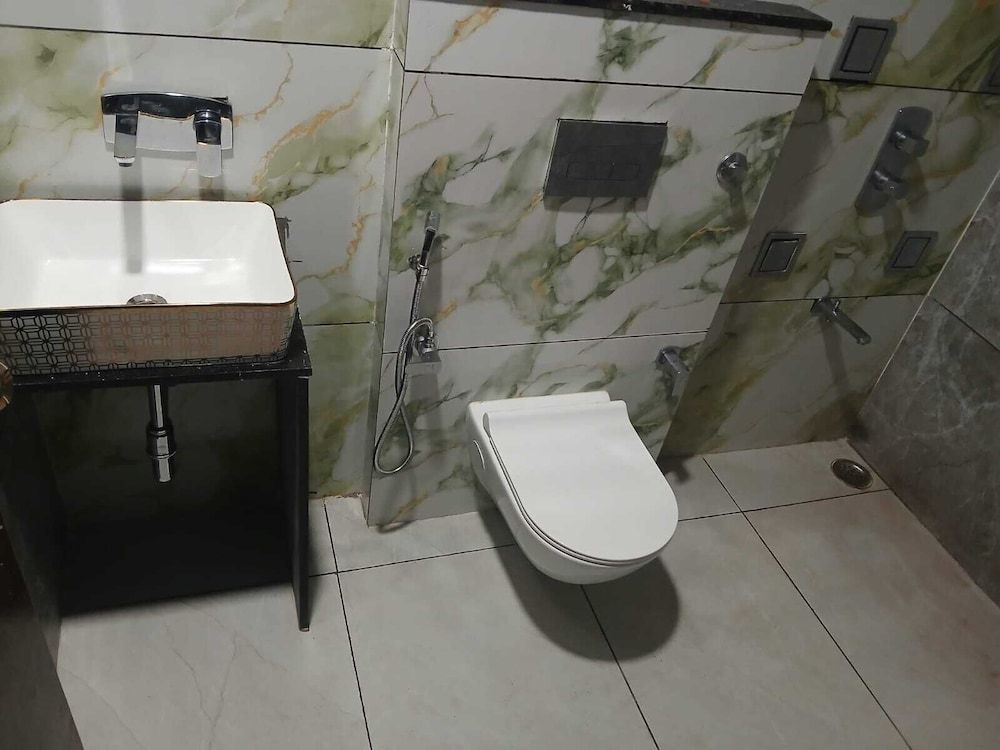 HOTEL PRAKASH BLOCK-1 Triple Room, Smoking 14