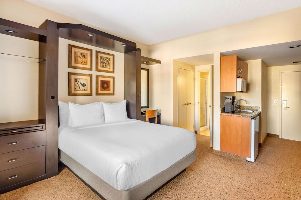 Hilton Vacation Club Polo Towers Las Vegas STUDIO 1 QUEEN MURPHY BED WITH BALCONY