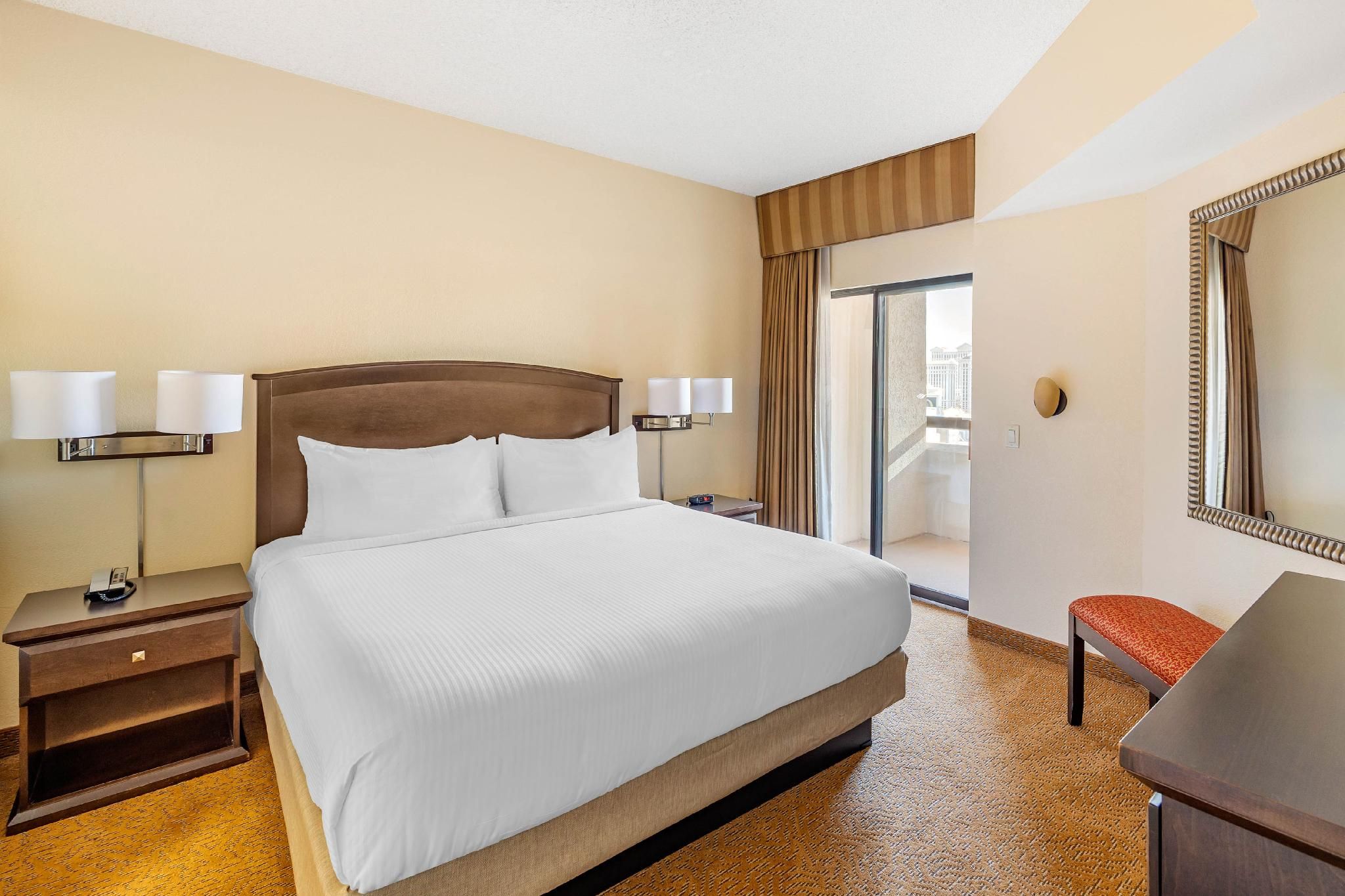 1 Bedroom 1 King Suite With Sofabed