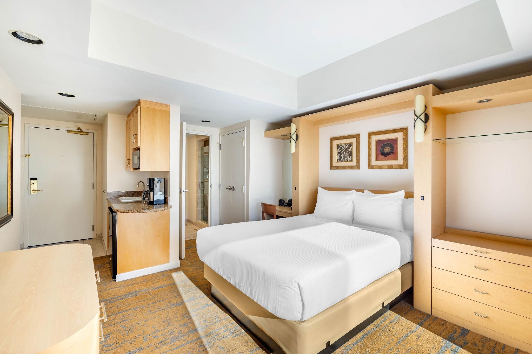 Hilton Vacation Club Polo Towers Las Vegas STUDIO 1 QUEEN WITH BALCONY 46