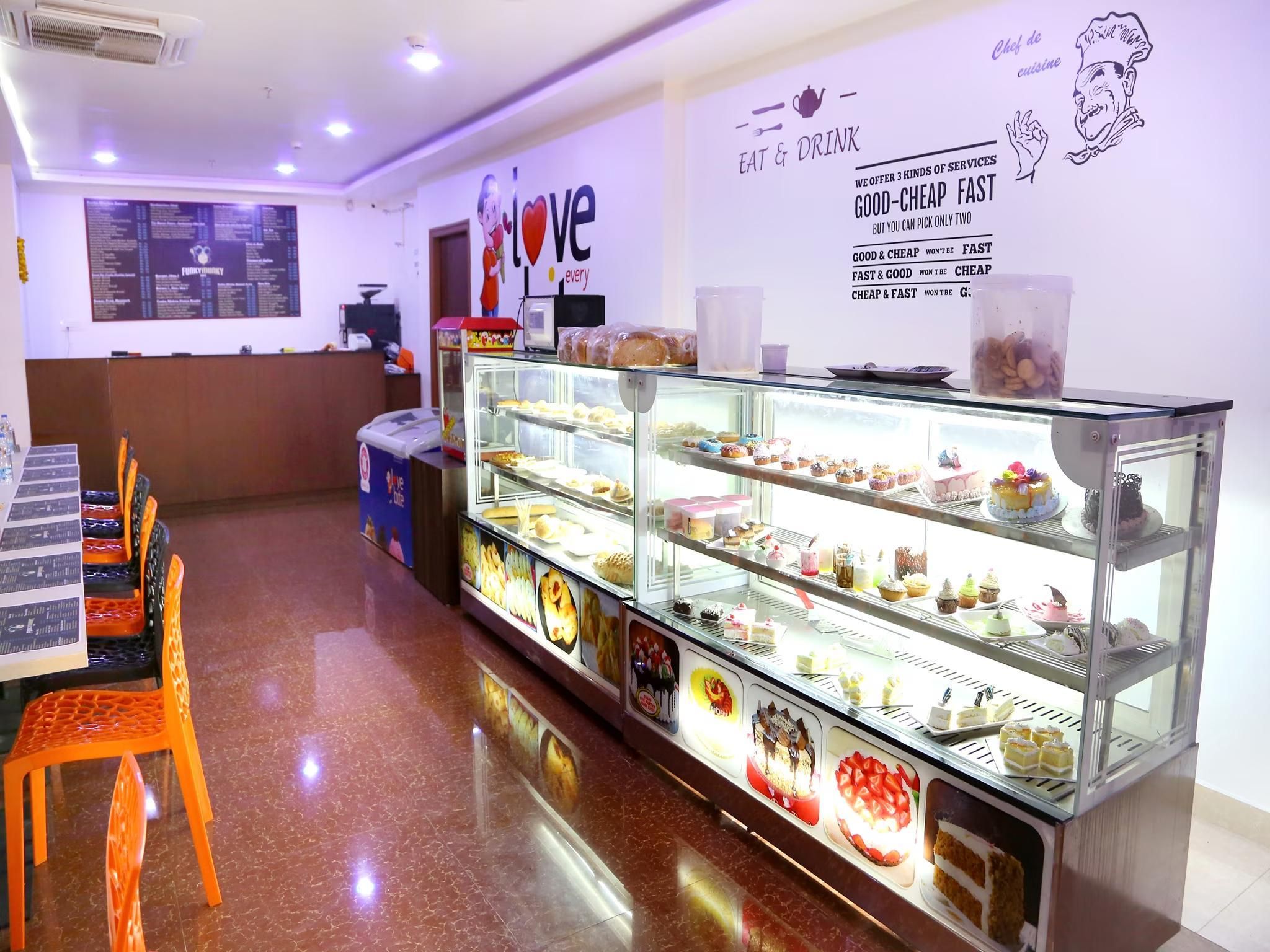 Food & Dining