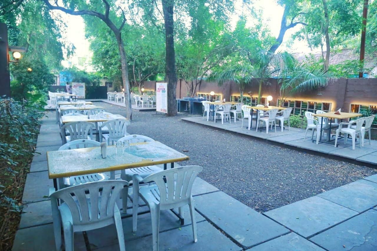 Food & Dining