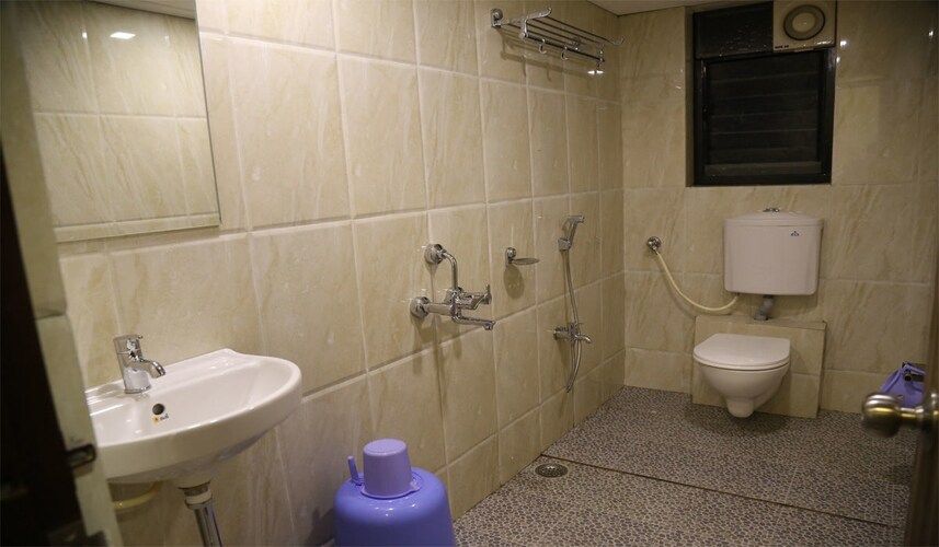 Deluxe AC Room (Twin Bed)