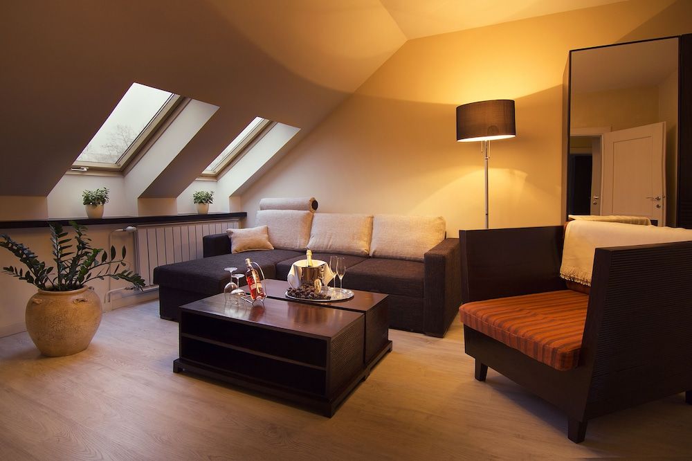 City Residence Apartment Hotel Deluxe Apartment 5