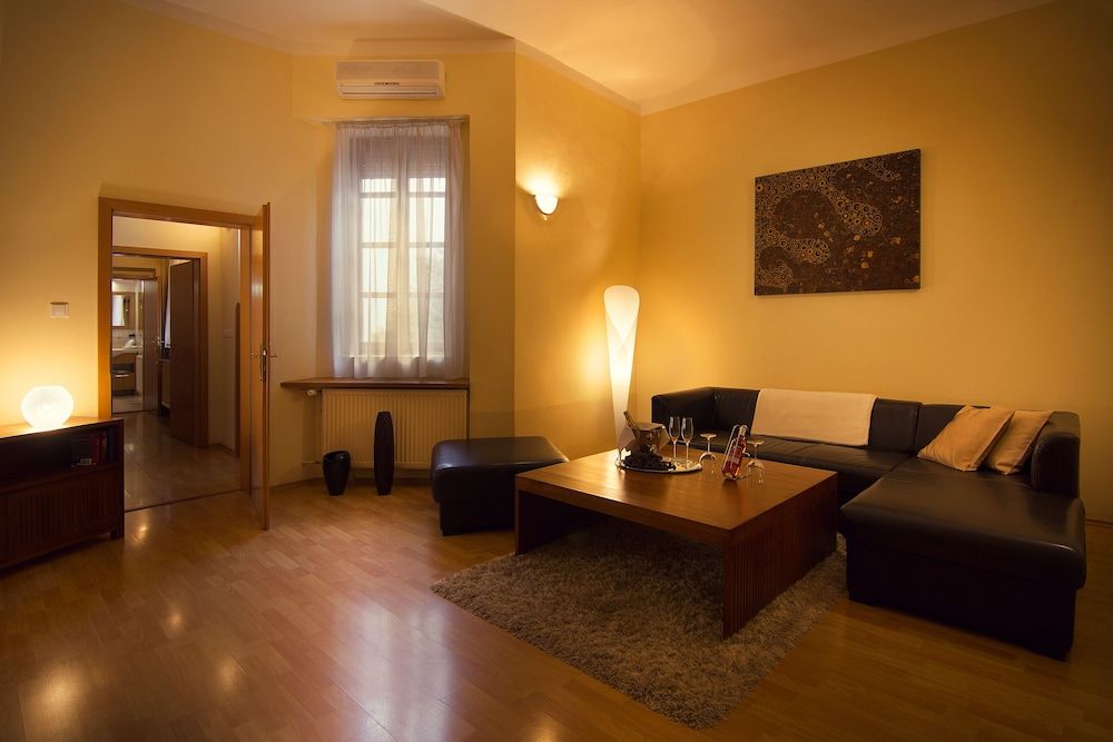 City Residence Apartment Hotel Comfort Apartment 9