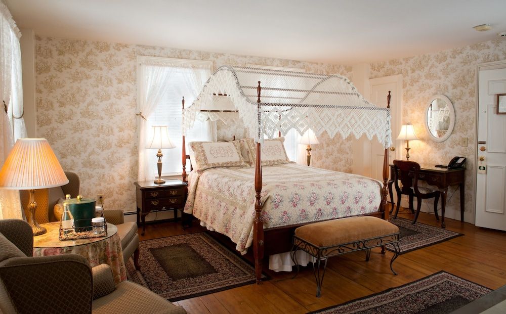 Deluxe Room, 1 Queen Bed