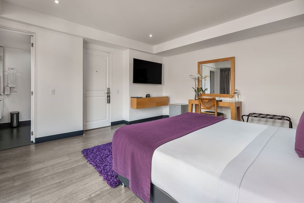 Suite, 1 Queen Bed, Terrace