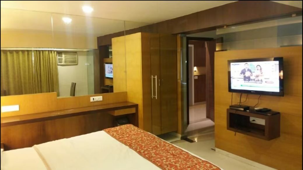 Hotel Ashwith Residency Deluxe Room 8