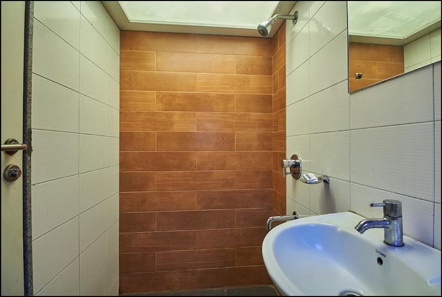 Hotel Ashwith Residency Deluxe Room 6