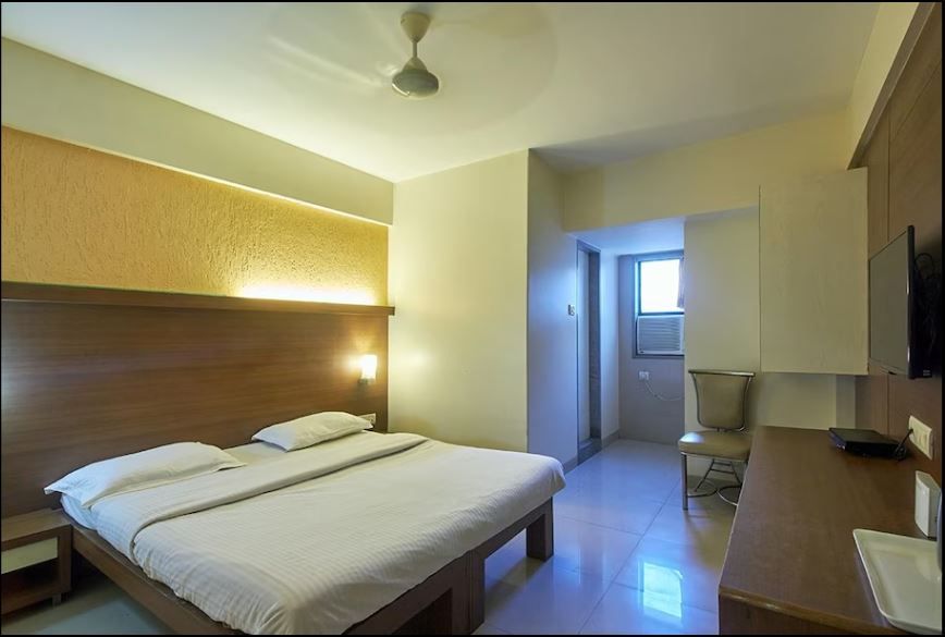 Semi Deluxe Room