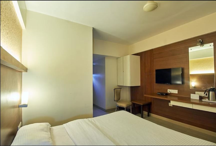 Semi Deluxe Room