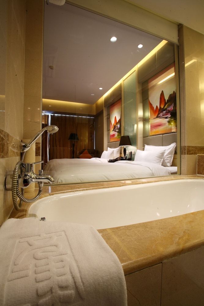 Wenjin Hotel Business King Room 3