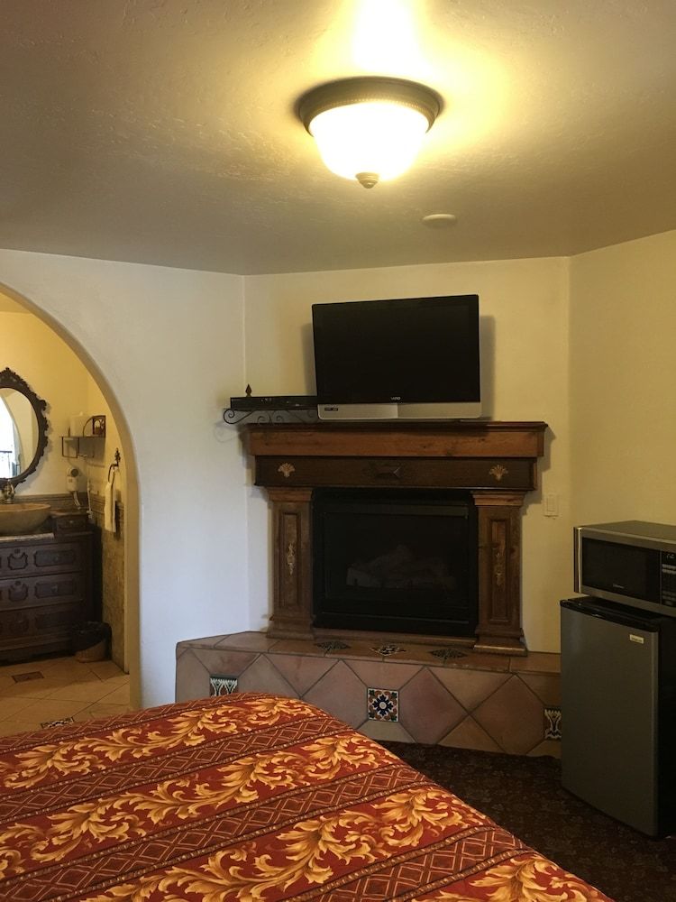 Chantico Inn Suite, 1 King Bed 8