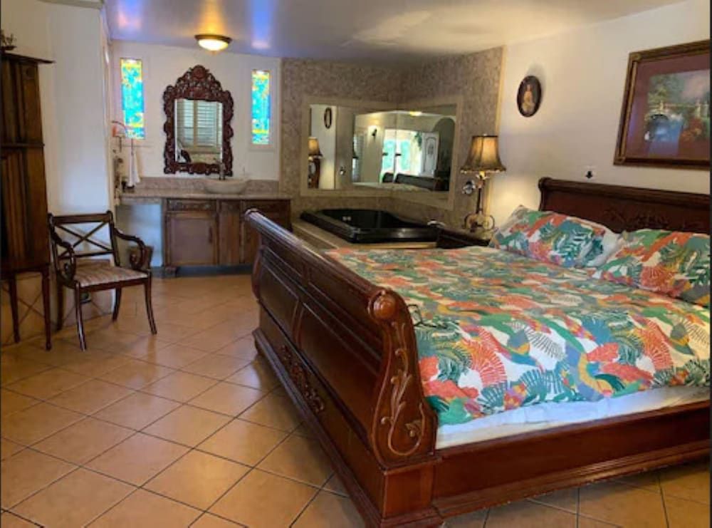 Chantico Inn Suite, 1 King Bed 2